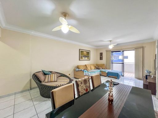Sala ampla para 3 ambientes.