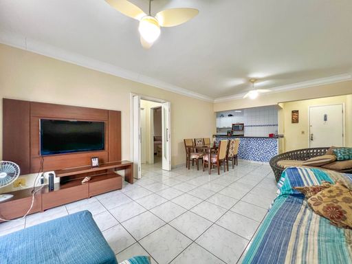Sala ampla para 3 ambientes.