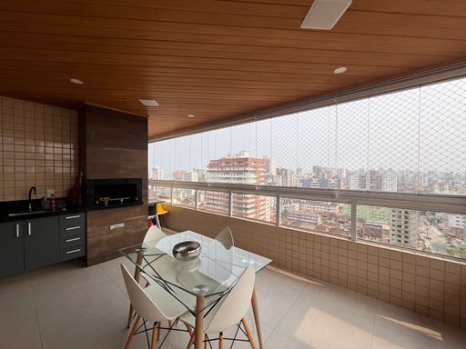 Sacada gourmet envidraçada com vista livre e Ofurô.
