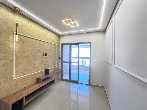 Sala de 2 ambientes com ar-condicionado.