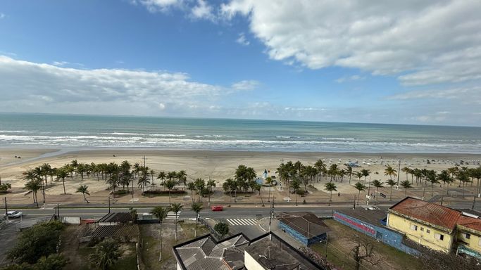 Vista para o mar da sacada do dormitório.