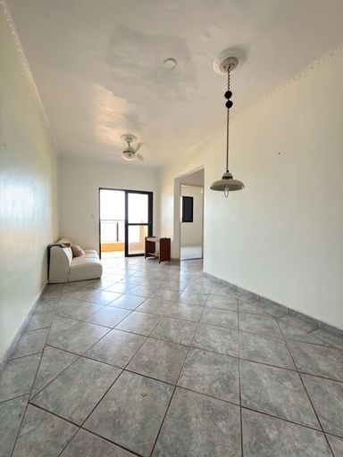 Sala ampla de 2 ambientes com sacada.