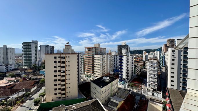 Vista livre da janela da sala.