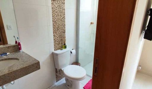 WC suíte com box de vidro