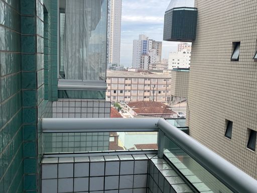 Sacada com vista para o mar.