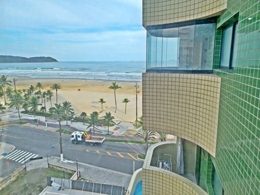 Vista para o mar da sacada.