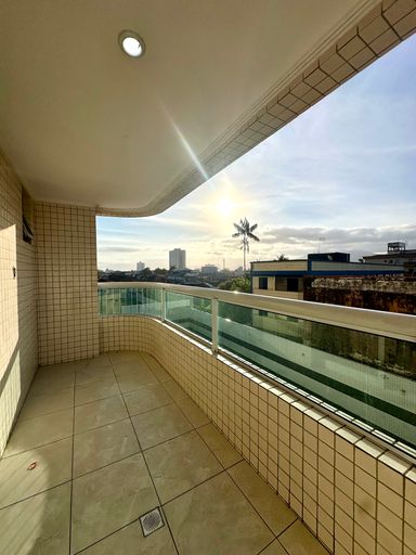 Sacada ampla com vista livre.