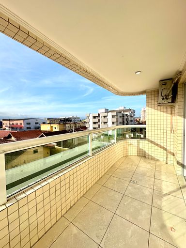 Sacada ampla com vista livre.