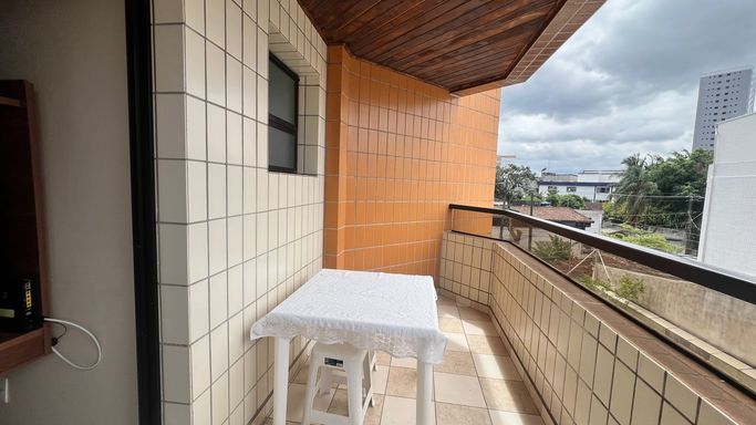 Sacada da sala com vista livre.
