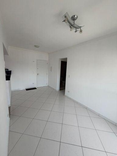 Sala ampla de 2 ambientes.