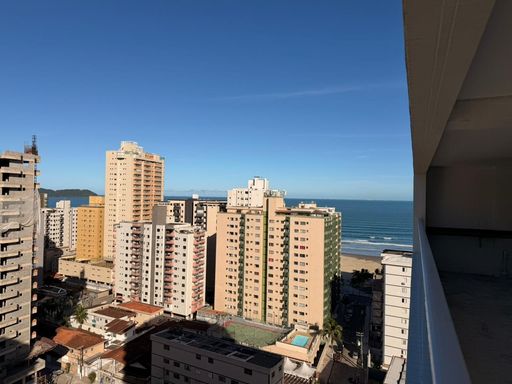 Vista para o mar da sacada gourmet.