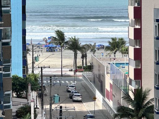 Vista para o mar da sacada gourmet.