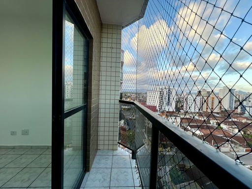 Sacada da sala com vista livre.