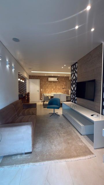 Sala ampla de 2 ambientes.
