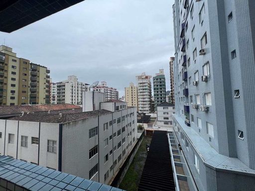 Vista livre da sacada.