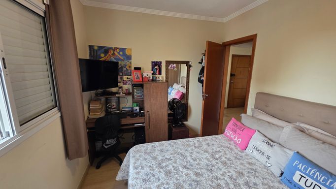 Suíte bem iluminado.