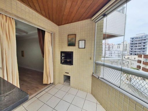 Sacada gourmet envidraçada.