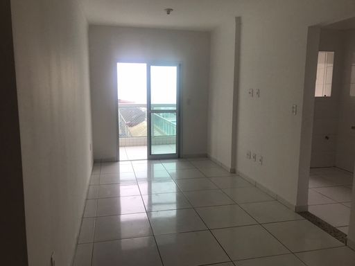 Sala de 2 ambientes com acesso a sacada.