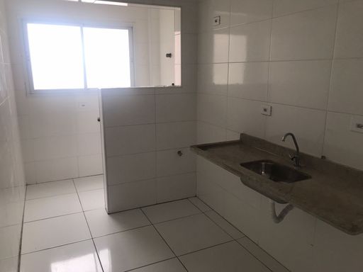 Cozinha com uma pia.