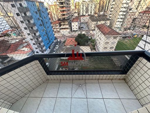 Sacada com vista livre e vista mar.