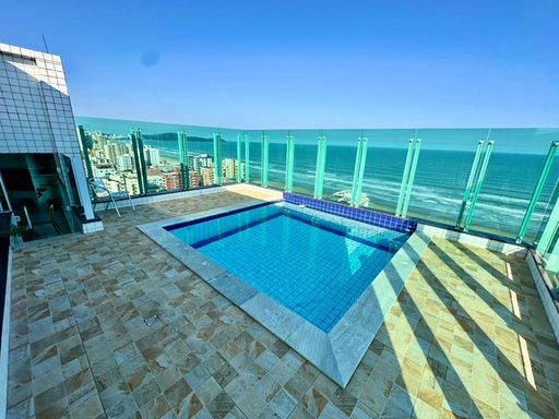 Piscina privativa.