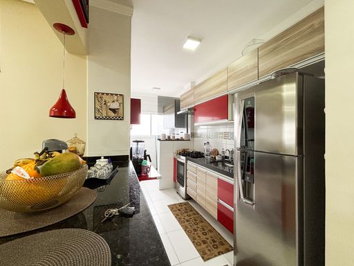 Cozinha americana planejada.