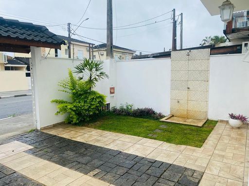 Foto do Jardim do Quintal: Detalhe do jardim, um toque de verde no seu dia a dia