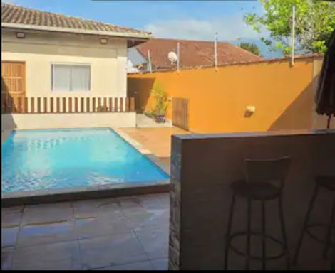 Espaço amplo e agradável para aproveitar momentos ao ar livre.