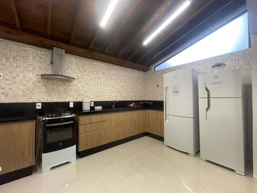 Apenas 400 metros da praia – praticidade no dia a dia