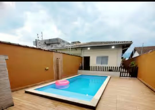 Piscina privativa para curtir sem sair de casa