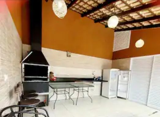 Área de churrasqueira ideal para confraternizações e bons momentos.