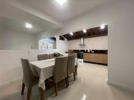 Área externa organizada e bem cuidada do condomínio