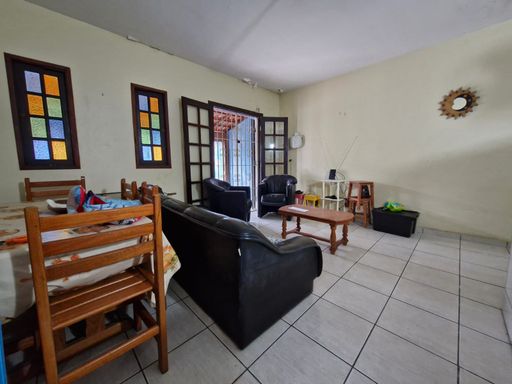 Detalhes que inspiram: Área verde no quintal, trazendo a natureza para perto de você.