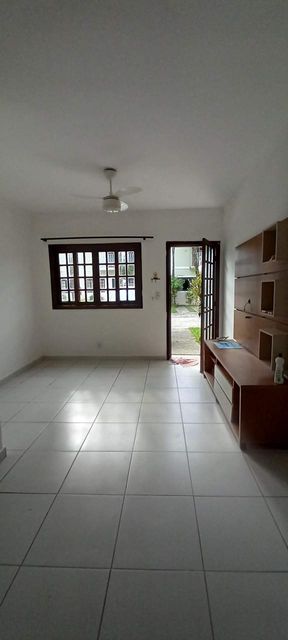 Conforto e praticidade em um só lugar: sala aconchegante perfeita para seus momentos em família.