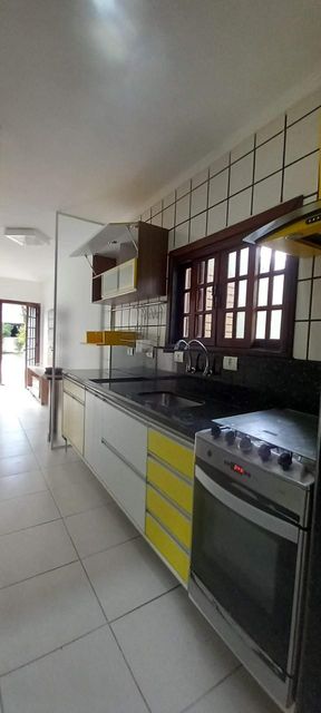 Cozinha com móveis planejados: funcionalidade e estilo para sua rotina.