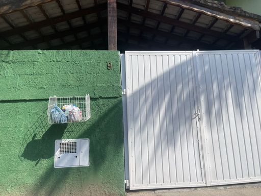 Entrada independente que garante mais privacidade e conforto.