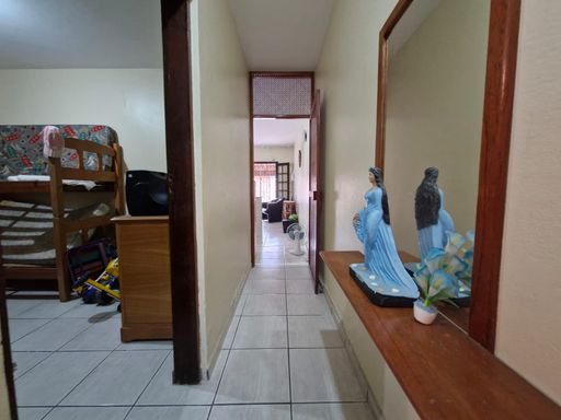 Terreno amplo em Bertioga, oferecendo potencial para futuras expansões ou projetos.