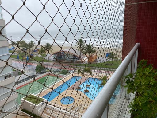 Oásis de lazer: mergulhe na grandiosidade da piscina do condomínio, um convite irrecusável para refrescar-se e relaxar sob o sol do litoral."

Foto da Área de Lazer ao Ar Livre do Condomínio: "Momentos inesquecíveis: amplas áreas de lazer ao ar livre, cuidadosamente projetadas para o seu 
entretenimento e convívio social no Ilha de Creta