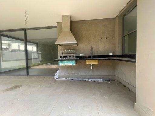 O canvas perfeito para sua área gourmet, um espaço promissor para aprimorar suas habilidades culinárias ao ar livre.