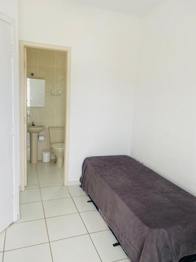Foto do Quarto Suíte 2: Segundo quarto, igualmente aconchegante e espaçoso.