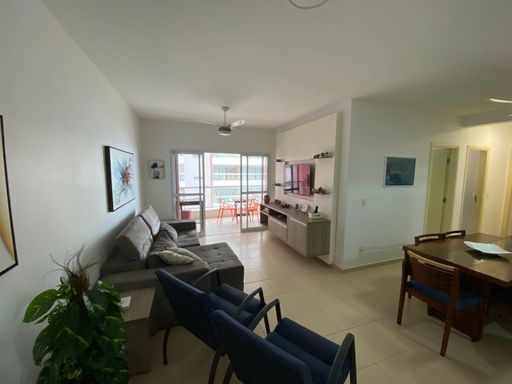 Flua livremente: a harmonia dos ambientes integrados cria uma atmosfera de amplitude e modernidade, um convite ao bem-estar no coração do seu novo lar