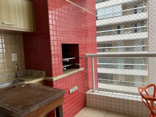 Sabores inesquecíveis: sua churrasqueira privativa, pronta para celebrar com amigos e família, adicionando um toque gourmet aos seus encontros à beira-mar