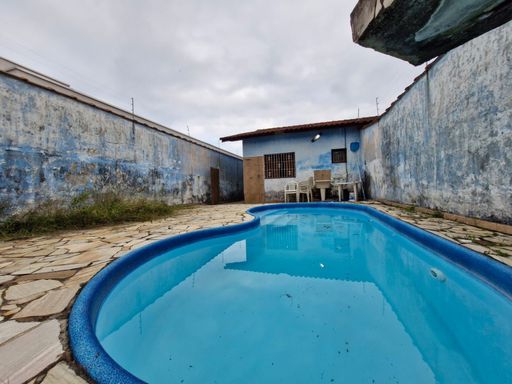 Espaço ao ar livre para confraternizar e aproveitar os momentos em familia e amigos.